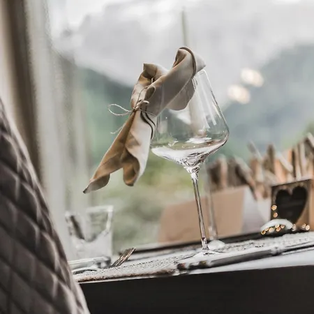 S - Dolomites Design - Adults Friendly 4* Wolkenstein in Gröden