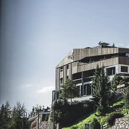 Hotel S - Dolomites Design - Adults Recommended 4*