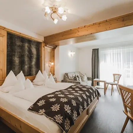 Hotell S - Dolomites Design - Adults Recommended